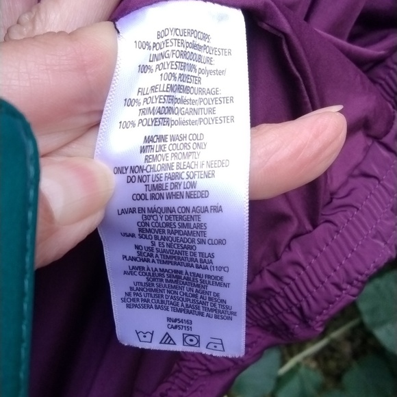 Calvin Klein Women's Puffer Vest Jacket Plum, Size Medium - Picture 10 of 11